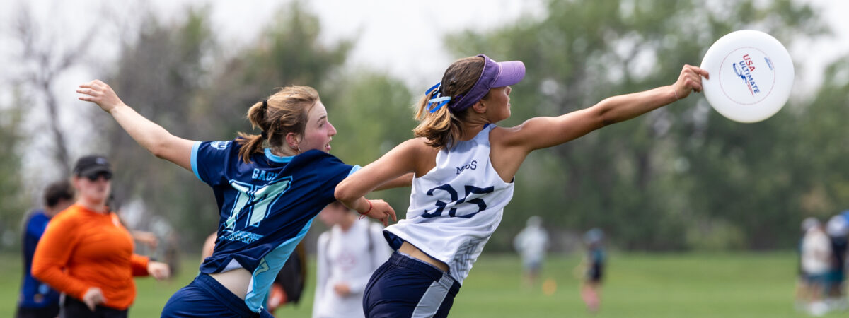 Seven Hills and Minnesota Superior in the Youth Club - U20 Girls Championship Finals.